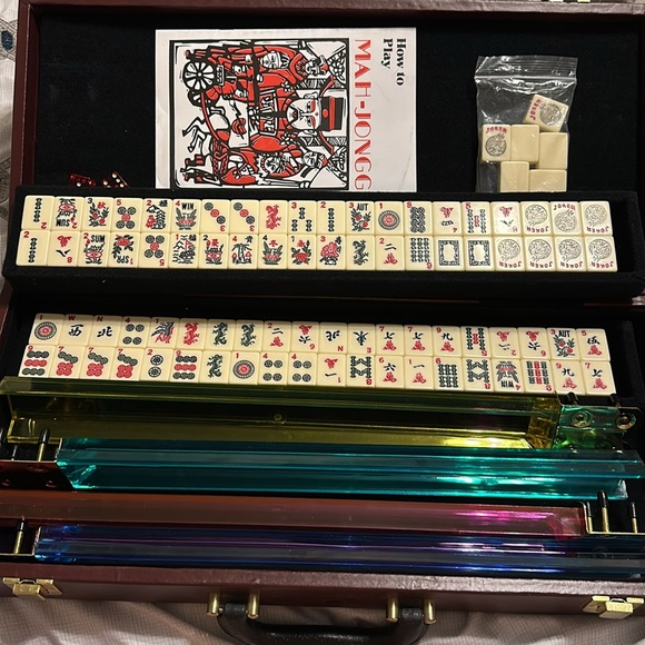 Mah-Jongg set with case. - Picture 10 of 12